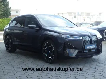BMW iX xDrive50 Sportpak.AHK LASER PANO 22 -Sitzbel.