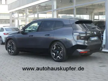 BMW iX xDrive50 Sportpak.AHK LASER PANO 22 -Sitzbel.