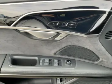 AUDI A8 60 TFSI e QU S-LINE MATRIX AIR HuD B&O AHK