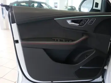 AUDI RSQ8 Garantie Matrix Luft Memory HUD 360  Pano