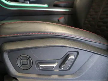 AUDI RSQ8 Garantie Matrix Luft Memory HUD 360  Pano