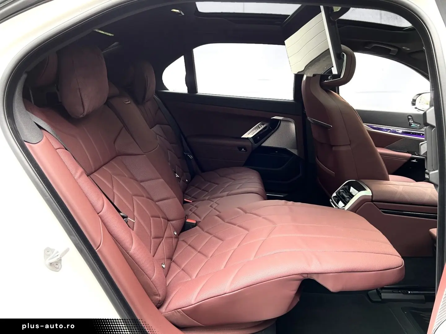 BMW 740 d xDrive M-Pro SKYLoung Leather-Red REARTV S
