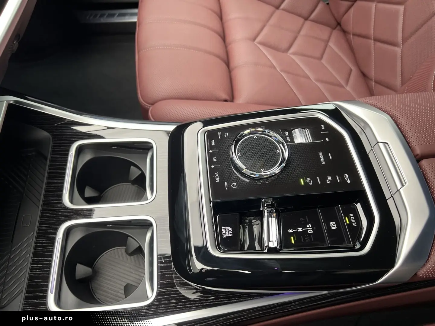BMW 740 d xDrive M-Pro SKYLoung Leather-Red REARTV S