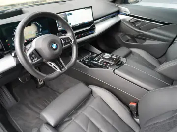 BMW 540d xDrive M Sport PRO ICONIC HUD 360 B&W HUD