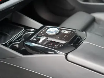 BMW 540d xDrive M Sport PRO ICONIC HUD 360 B&W HUD