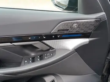 BMW 540d xDrive M Sport PRO ICONIC HUD 360 B&W HUD