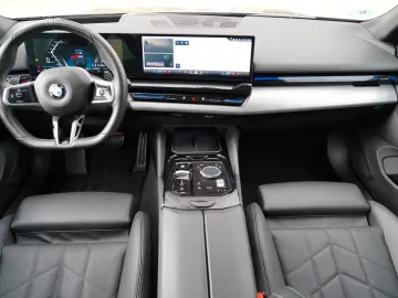 BMW 540d xDrive M Sport PRO ICONIC HUD 360 B&W HUD