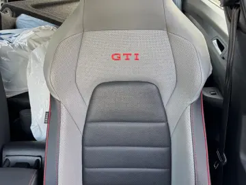 VW Golf VIII GTI 2.0 TSI DSG -Leder-MatrixLED-19 LM