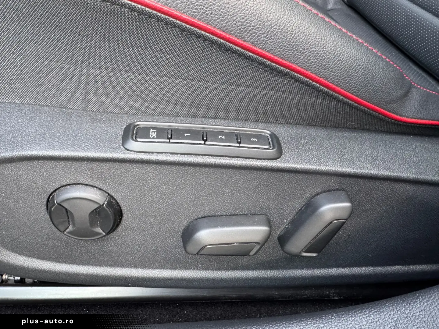 VW Golf VIII GTI 2.0 TSI DSG -Leder-MatrixLED-19 LM