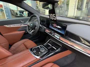 BMW 750e xDrive M Sport Pro AHK Massage Sitzklima 21