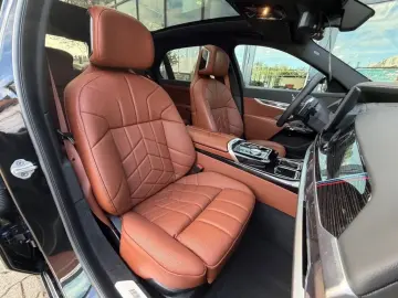 BMW 750e xDrive M Sport Pro AHK Massage Sitzklima 21