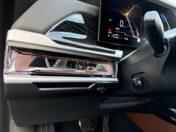 BMW 750e xDrive M Sport Pro AHK Massage Sitzklima 21
