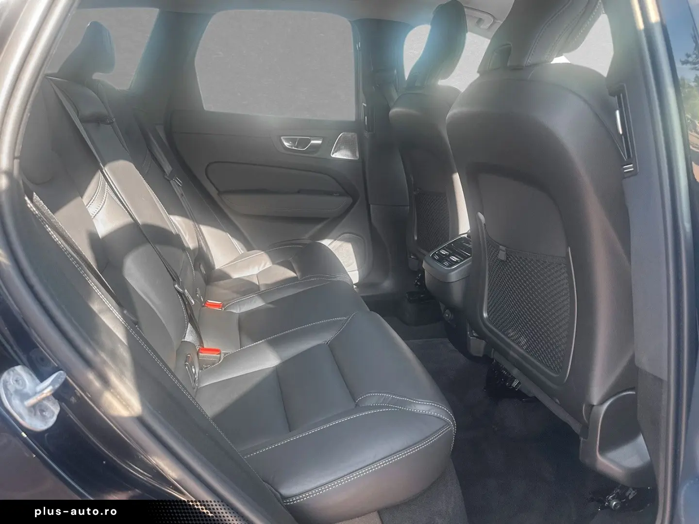VOLVO XC60 B5 AWD Mild-Hybrid Ultra Dark ACC BLIS HUD