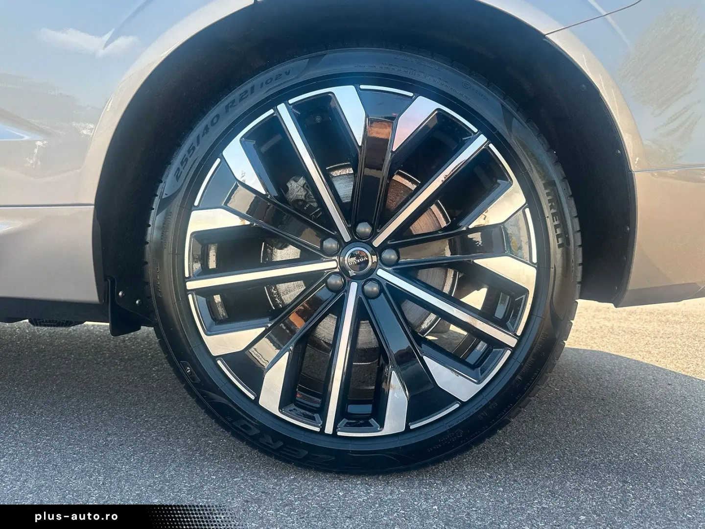VOLVO XC60 B5 AWD Ultra Dark ACC BLIS HUD SD