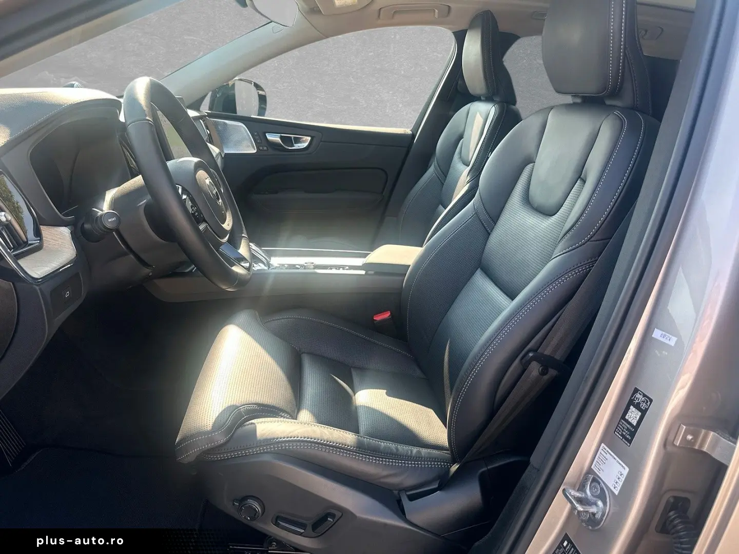 VOLVO XC60 B5 AWD Ultra Dark ACC BLIS HUD SD