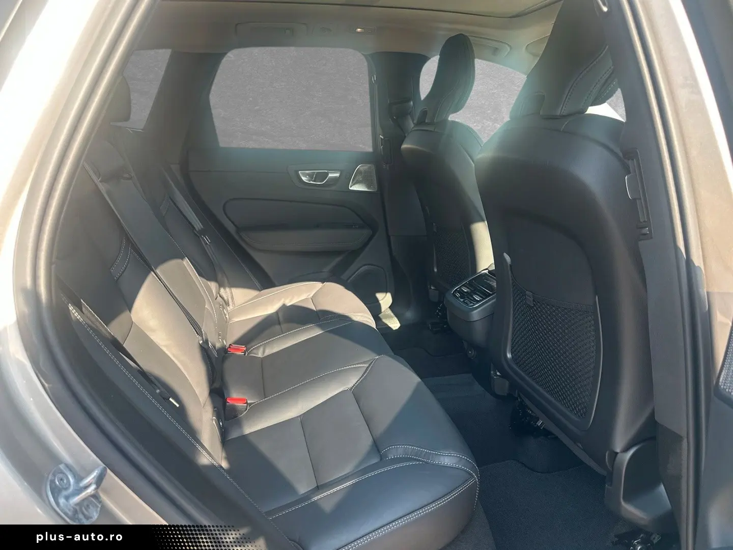 VOLVO XC60 B5 AWD Ultra Dark ACC BLIS HUD SD
