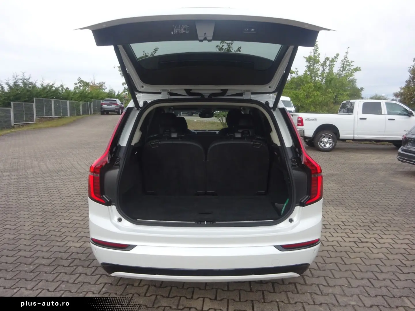 VOLVO XC90 Plus 455PS Autm. Dark PHEV AWD Luftfahrwerk