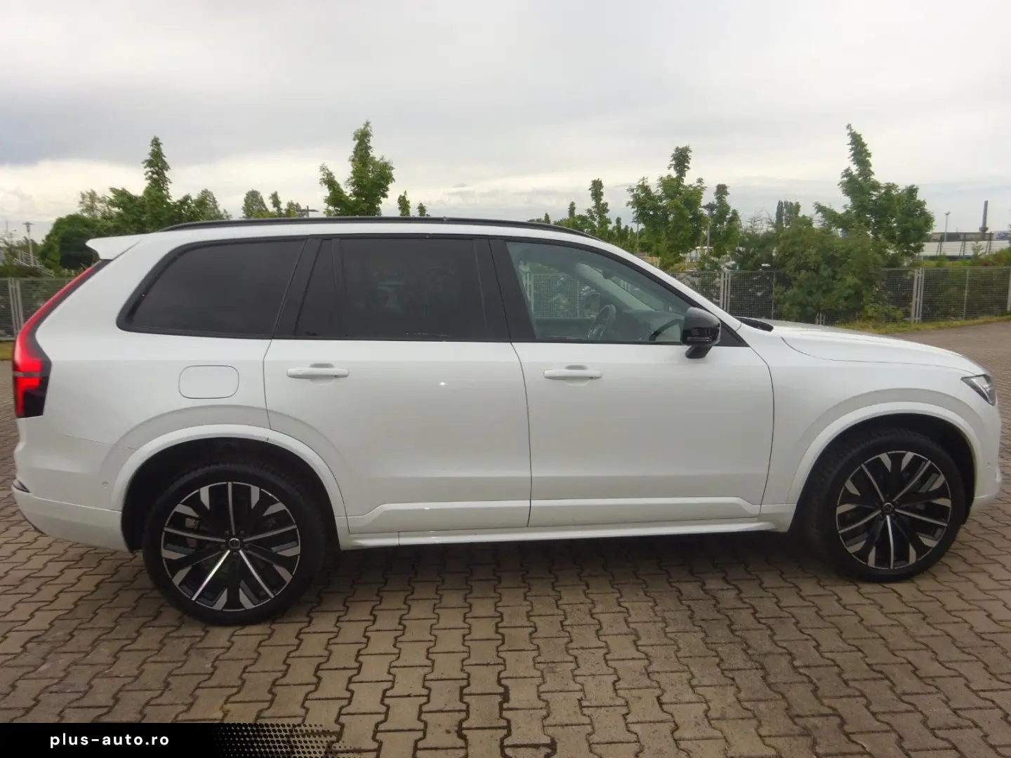 VOLVO XC90 Plus 455PS Autm. Dark PHEV AWD Luftfahrwerk