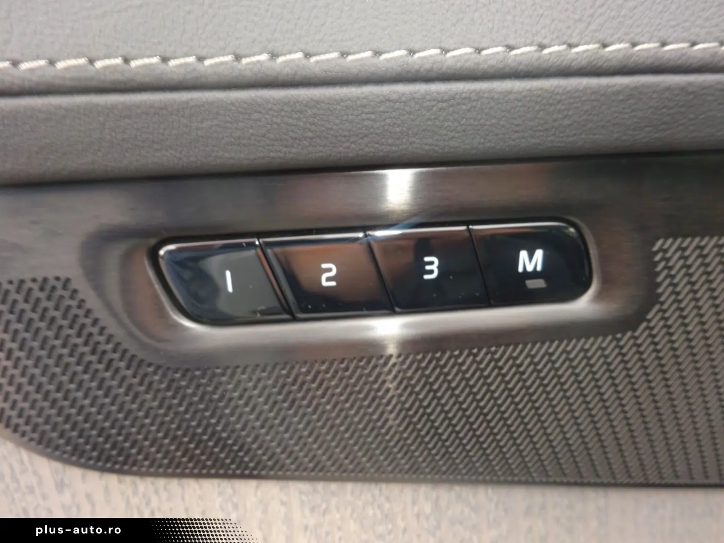VOLVO XC90 Plus 455PS Autm. Dark PHEV AWD Luftfahrwerk