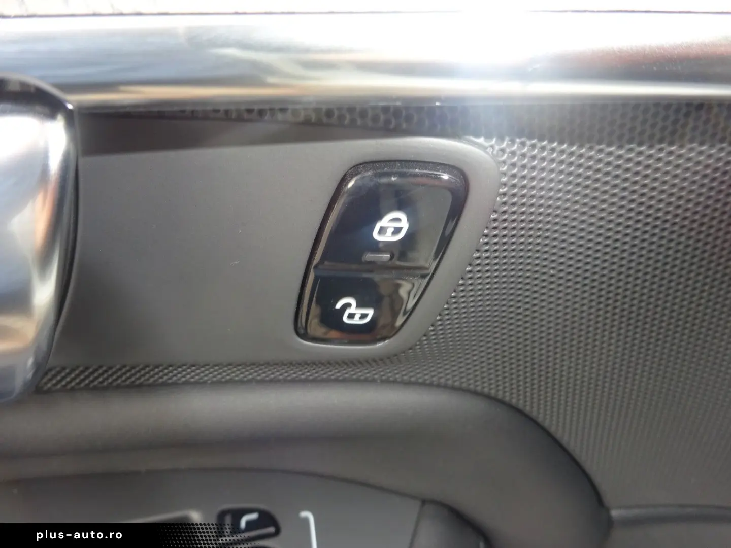 VOLVO XC90 Plus 455PS Autm. Dark PHEV AWD Luftfahrwerk