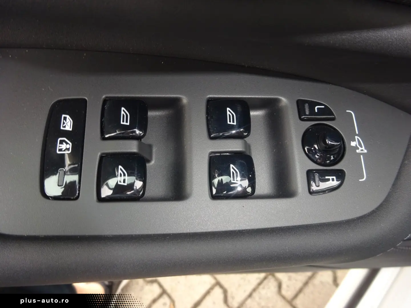 VOLVO XC90 Plus 455PS Autm. Dark PHEV AWD Luftfahrwerk