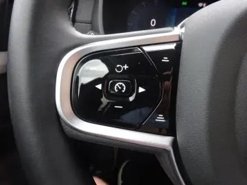 VOLVO XC90 Plus 455PS Autm. Dark PHEV AWD Luftfahrwerk