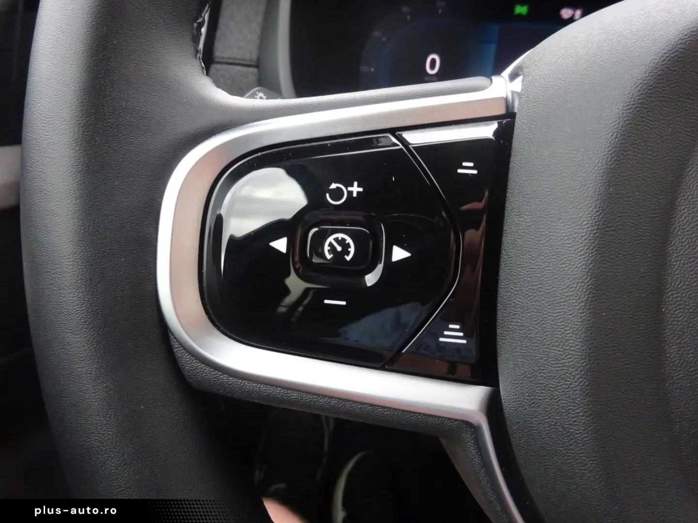 VOLVO XC90 Plus 455PS Autm. Dark PHEV AWD Luftfahrwerk