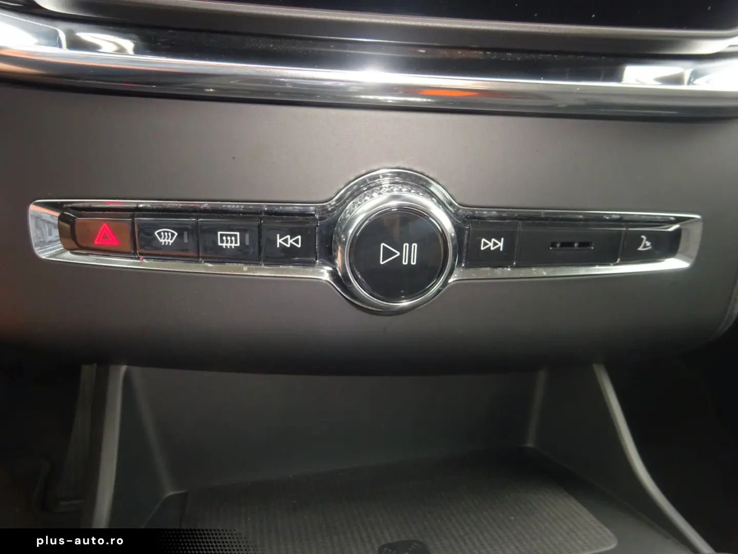 VOLVO XC90 Plus 455PS Autm. Dark PHEV AWD Luftfahrwerk