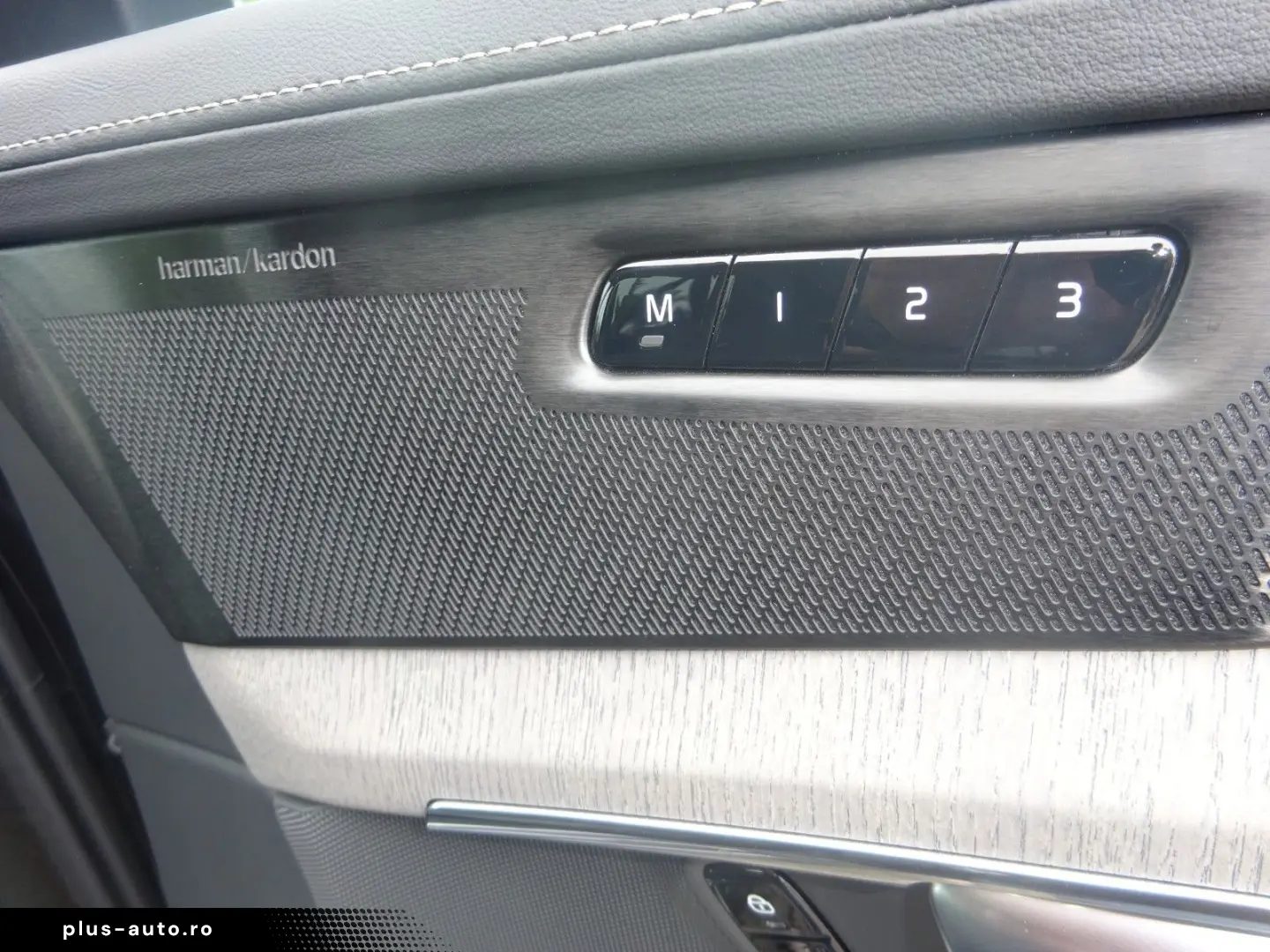 VOLVO XC90 Plus 455PS Autm. Dark PHEV AWD Luftfahrwerk