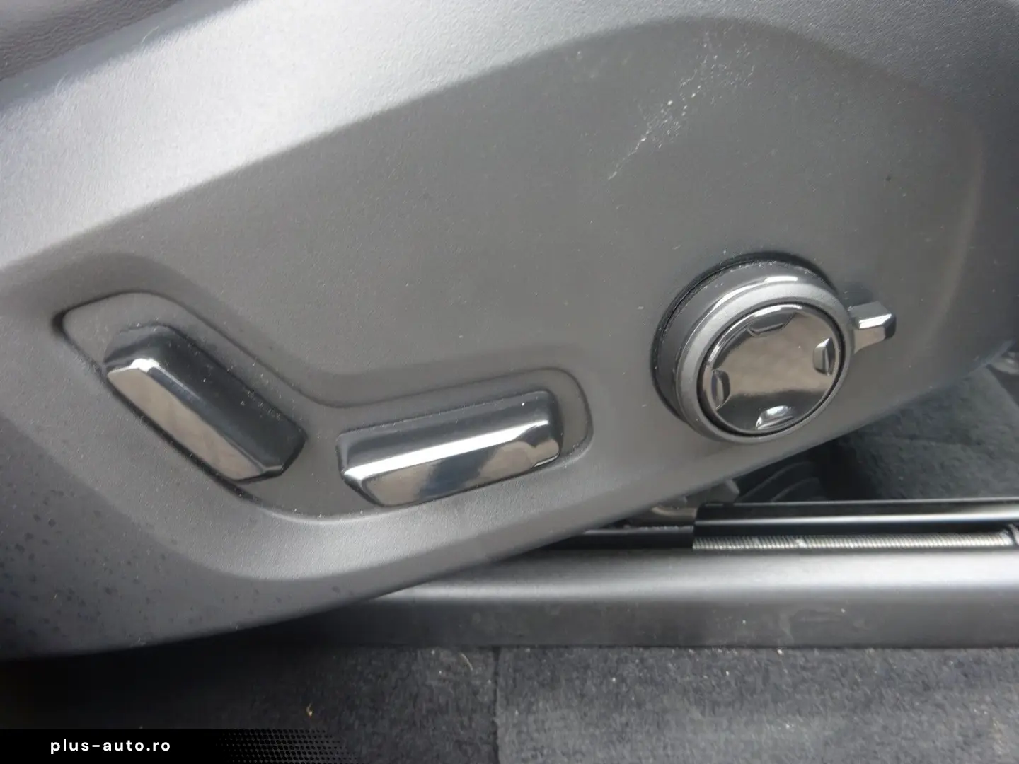 VOLVO XC90 Plus 455PS Autm. Dark PHEV AWD Luftfahrwerk