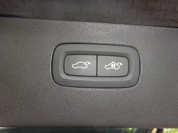 VOLVO XC90 Plus 455PS Autm. Dark PHEV AWD Luftfahrwerk