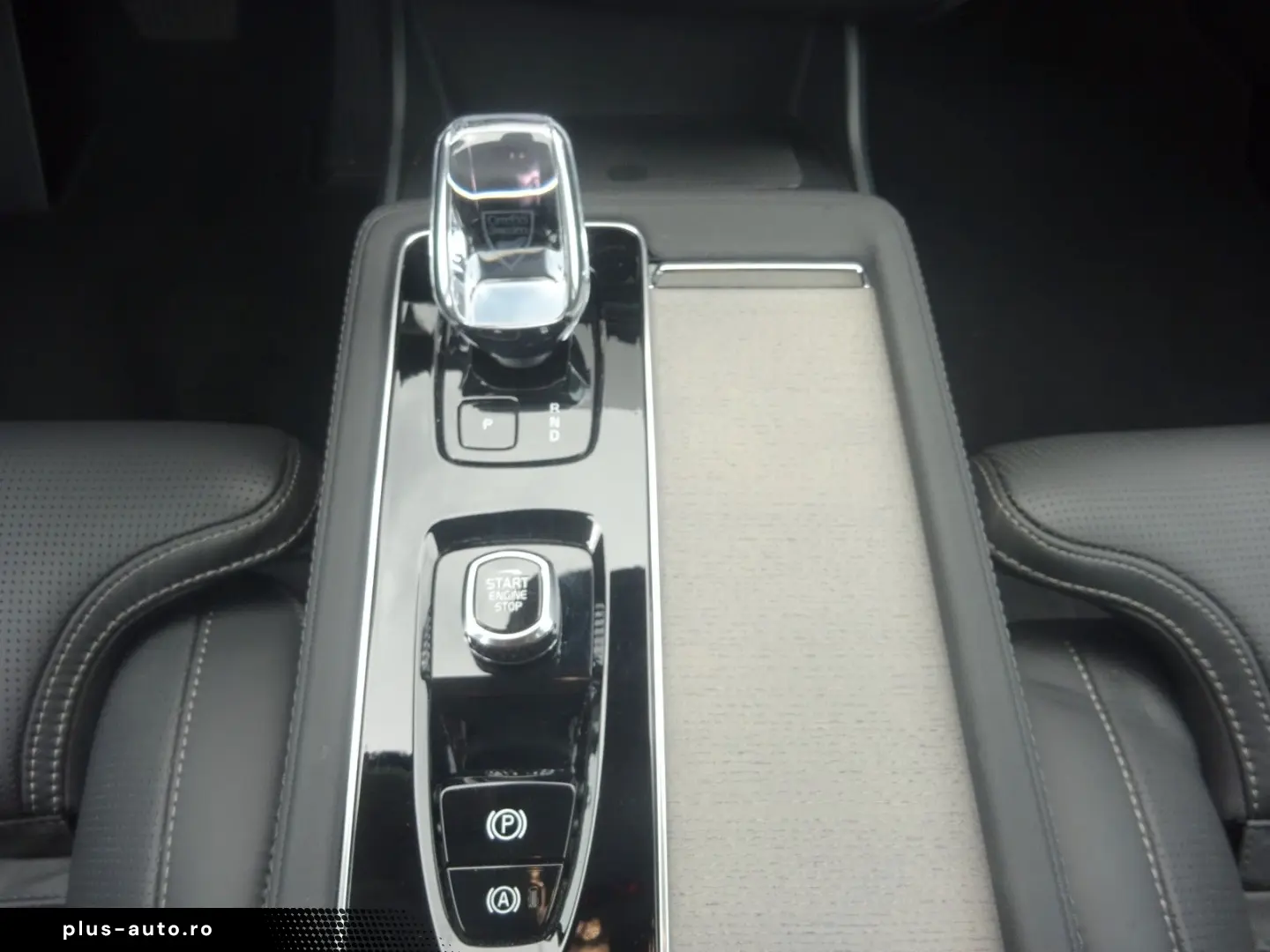 VOLVO XC90 Plus 455PS Autm. Dark PHEV AWD Luftfahrwerk