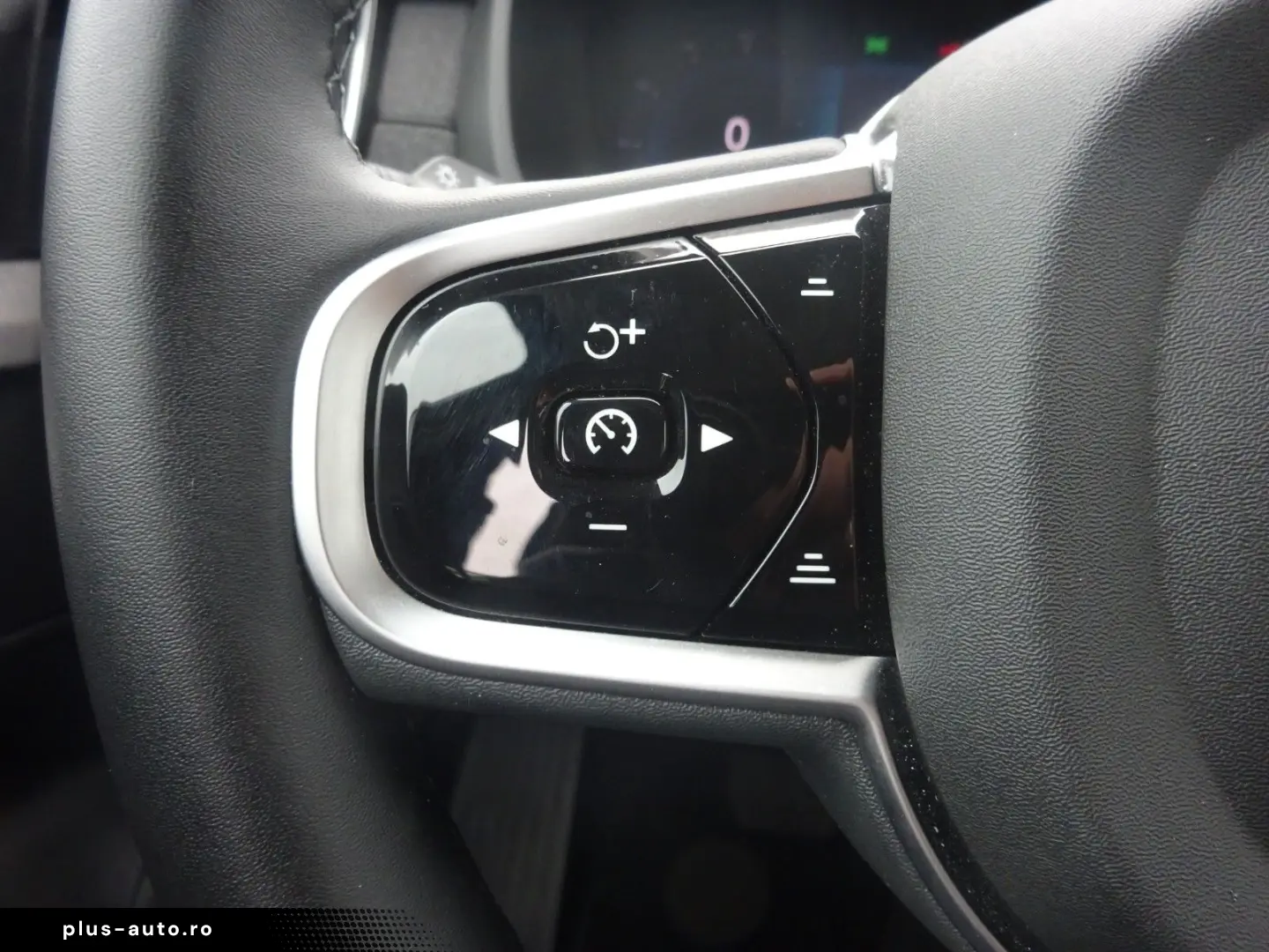 VOLVO XC90 Plus 455PS Autm. Dark PHEV AWD Luftfahrwerk