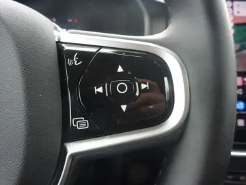 VOLVO XC90 Plus 455PS Autm. Dark PHEV AWD Luftfahrwerk