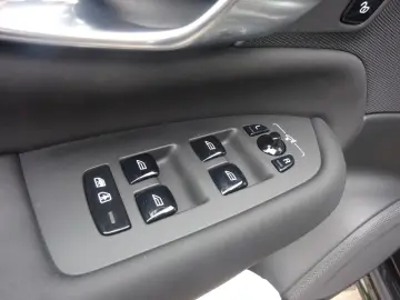 VOLVO XC90 Plus 455PS Autm. Dark PHEV AWD Luftfahrwerk