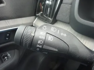 VOLVO XC90 Plus 455PS Autm. Dark PHEV AWD Luftfahrwerk