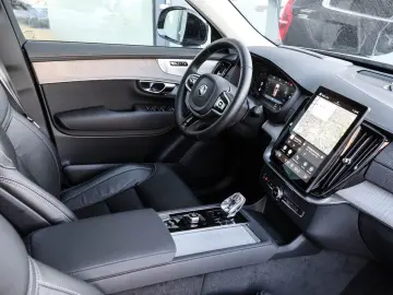 VOLVO XC90 T8 Recharge AWD Plus Dark Reskin NP 105.730