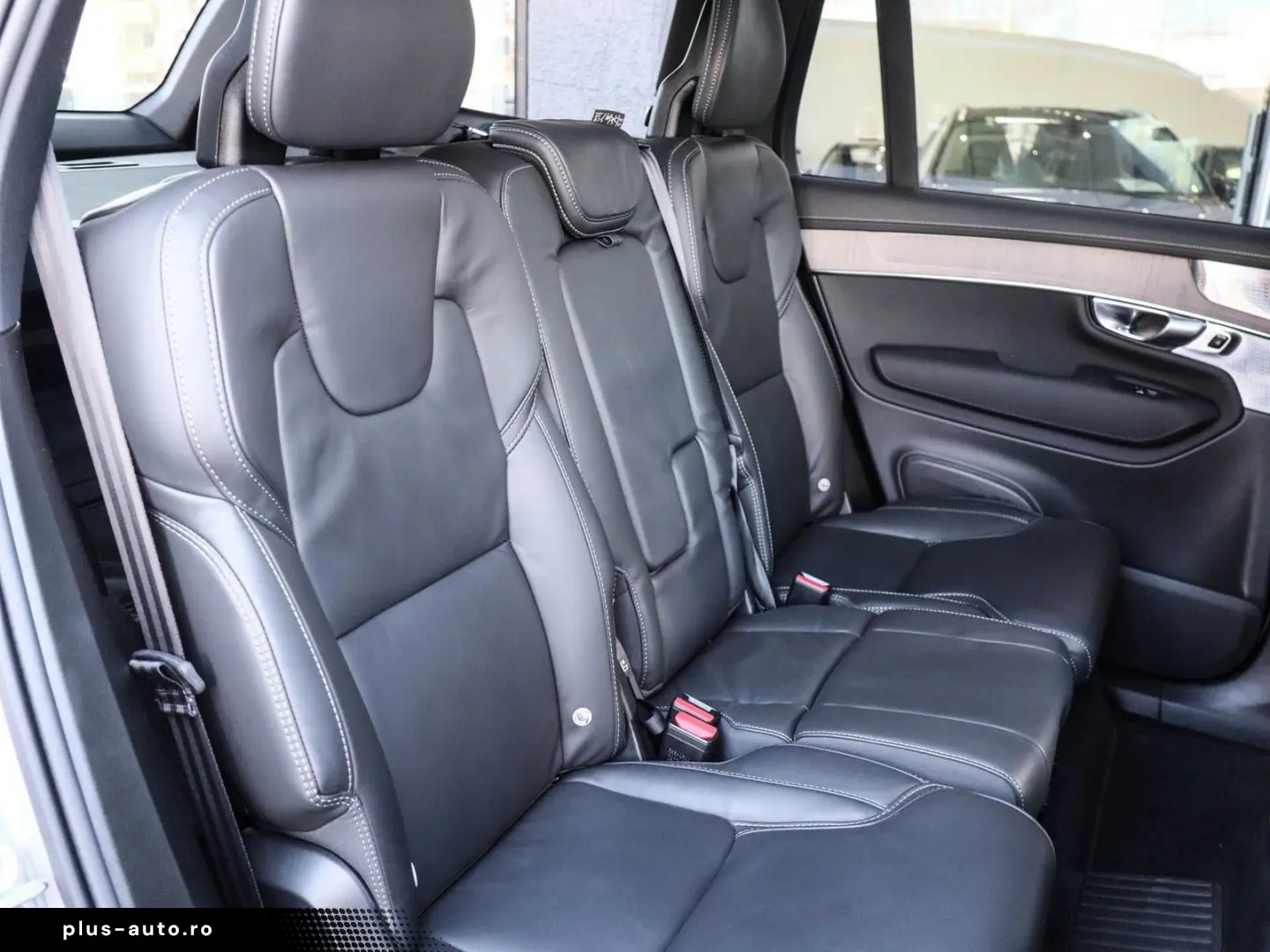 VOLVO XC90 T8 Recharge AWD Plus Dark Reskin NP 105.730