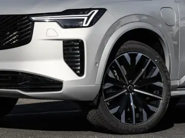VOLVO XC90 T8 Recharge AWD Plus Dark Reskin NP 105.730