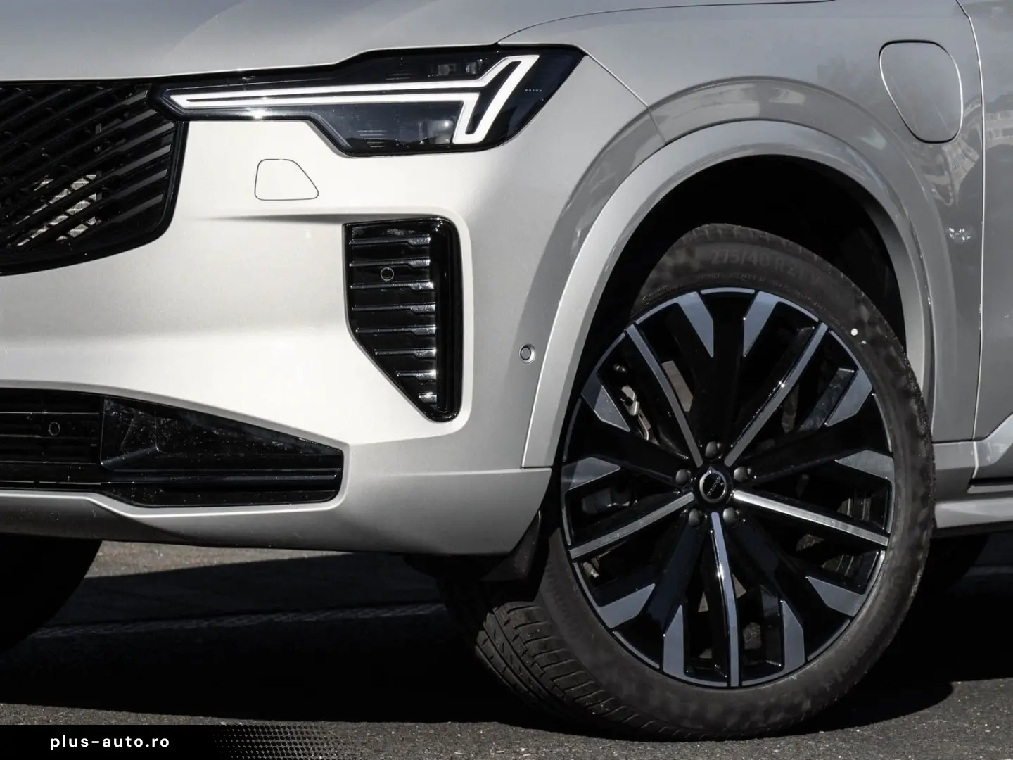 VOLVO XC90 T8 Recharge AWD Plus Dark Reskin NP 105.730