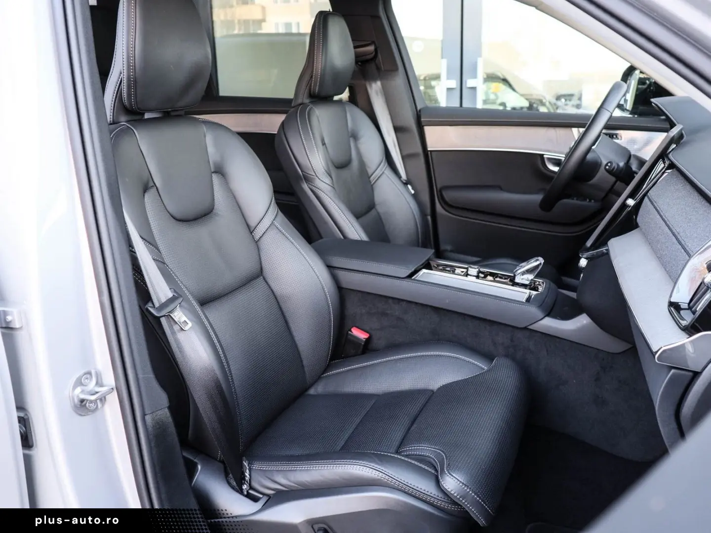 VOLVO XC90 T8 Recharge AWD Plus Dark Reskin NP 105.730