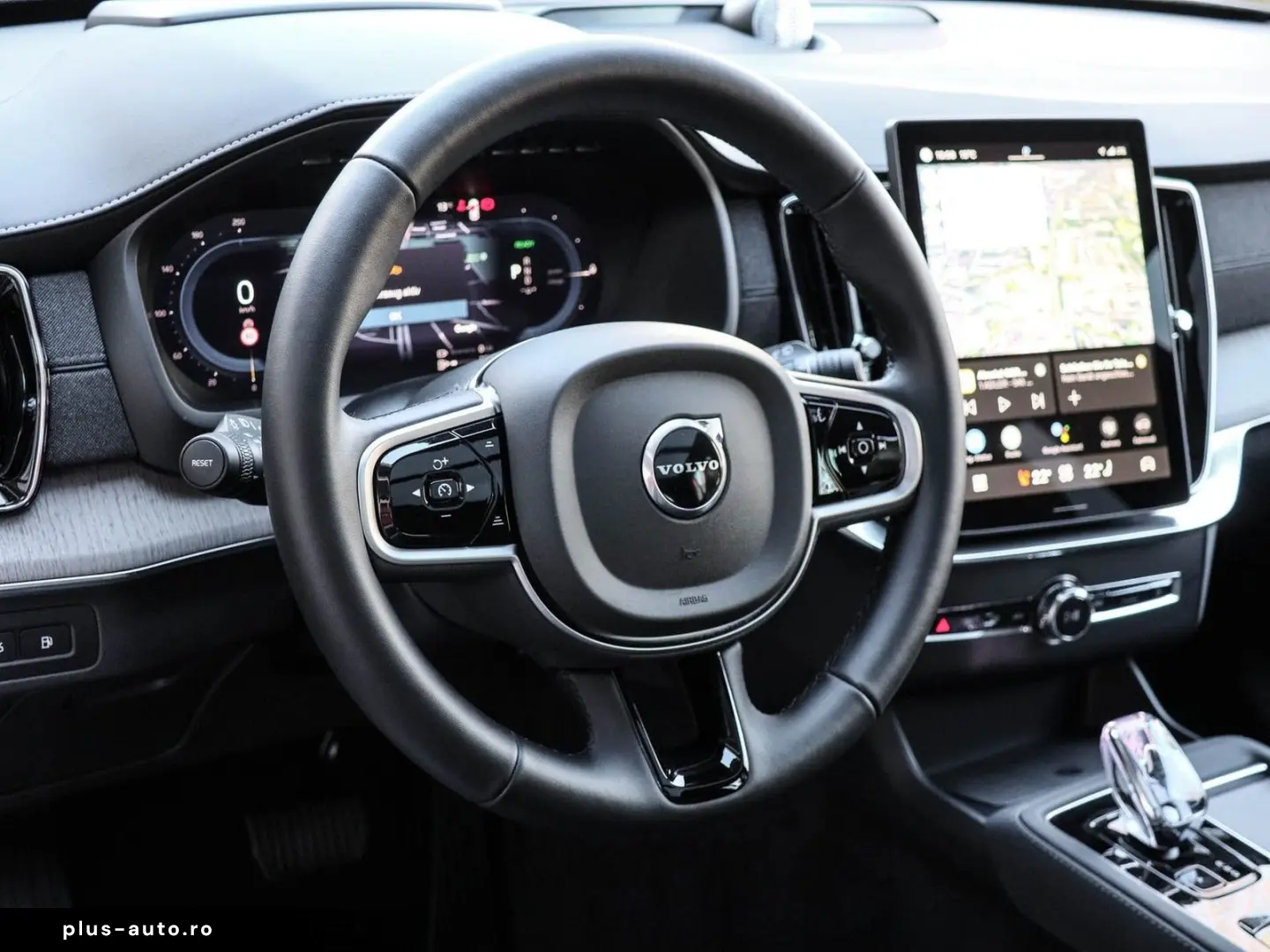 VOLVO XC90 T8 Recharge AWD Plus Dark Reskin NP 105.730