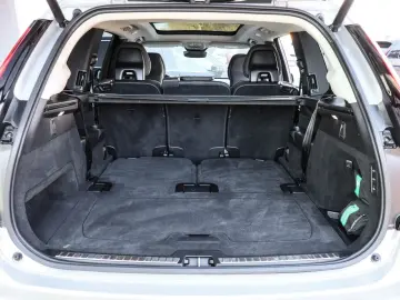 VOLVO XC90 T8 Recharge AWD Plus Dark Reskin NP 105.730