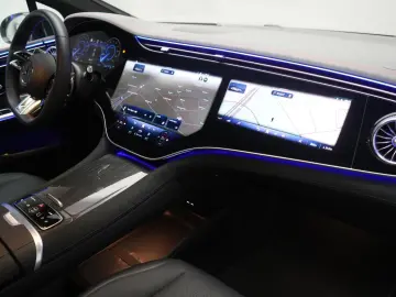 MERCEDES-BENZ EQE 53 4Matic Superscreen Leder Distro…