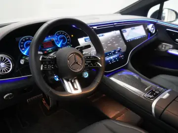 MERCEDES-BENZ EQE 53 4Matic Superscreen Leder Distro…