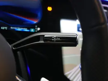 MERCEDES-BENZ EQE 53 4Matic Superscreen Leder Distro…