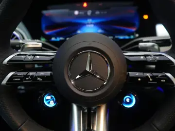 MERCEDES-BENZ EQE 53 4Matic Superscreen Leder Distro…