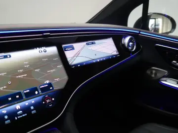 MERCEDES-BENZ EQE 53 4Matic Superscreen Leder Distro…