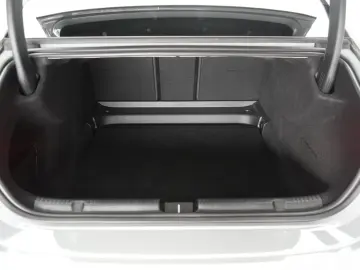 MERCEDES-BENZ EQE 53 4Matic Superscreen Leder Distro…