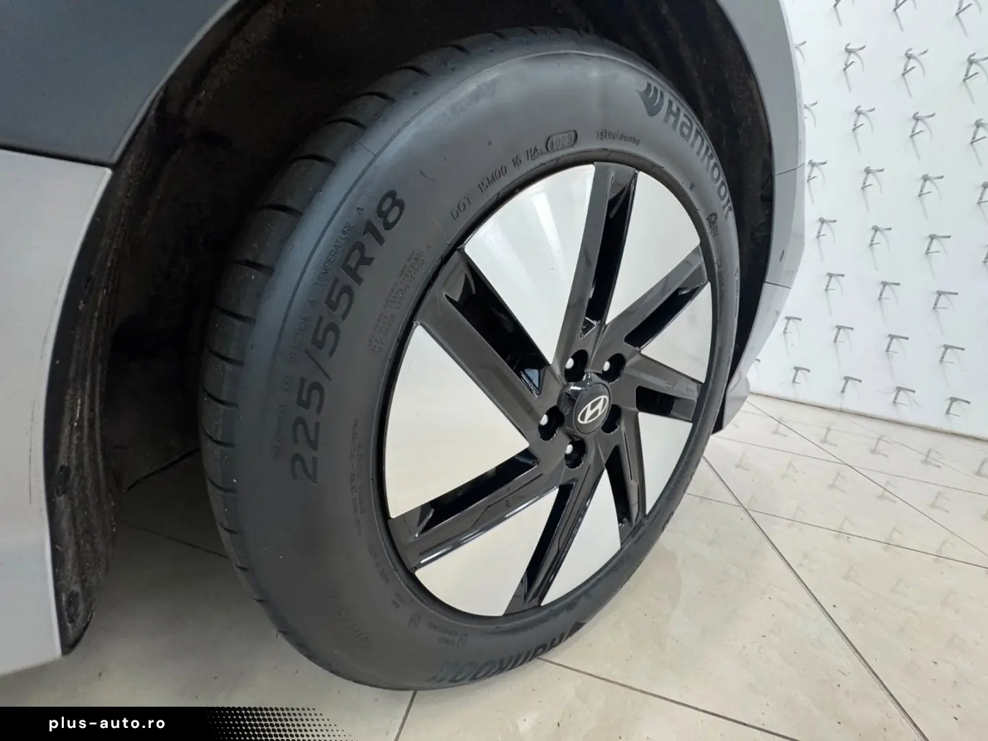 HYUNDAI IONIQ 6 77 4kWh 325ps 4WD Uniq 360 K BOSE Leder